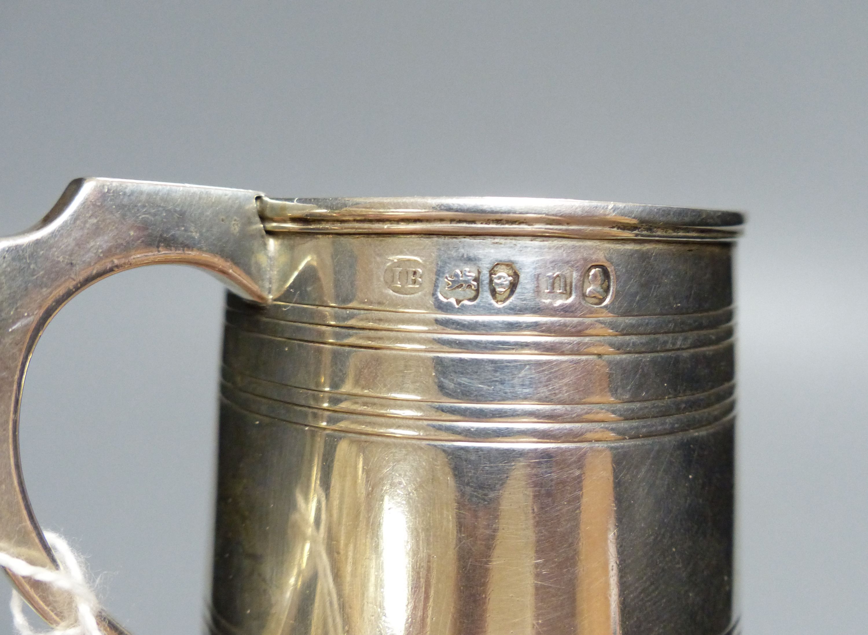 A George IV reeded silver small christening mug, James Bult?, London, 1828, 59mm, 71 grams,